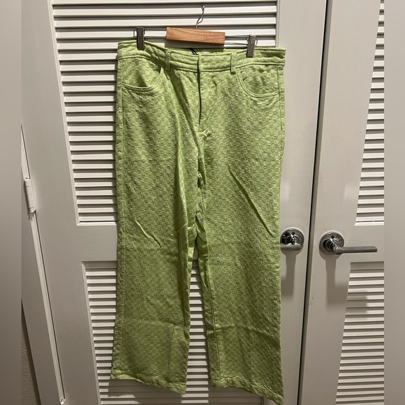 Green pants - Picture 3 of 4